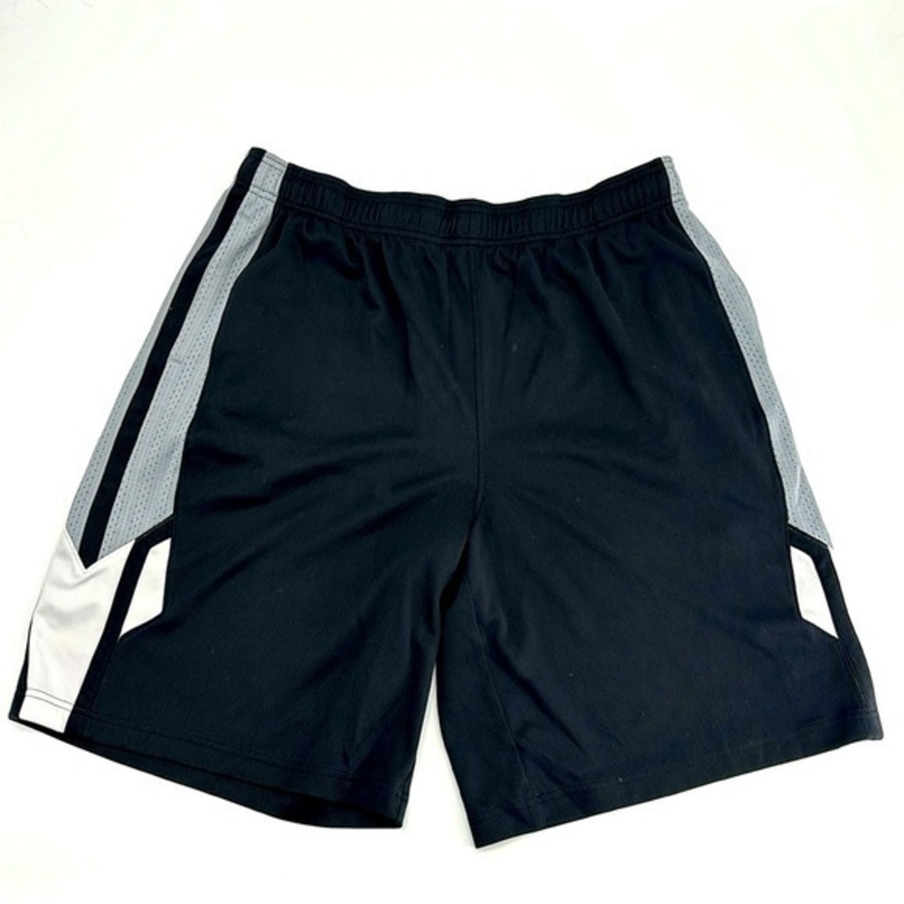 UEC Underarmour basketball shorts  elastic waist size XL